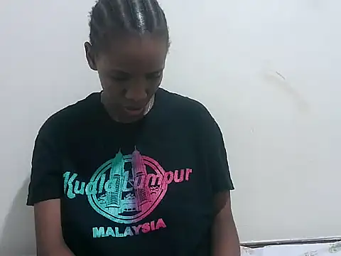 prettybeee online show from December 15, 2025, 11:10 pm