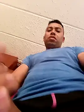 Diego leon27 online show from March 18, 2026, 6:09 pm