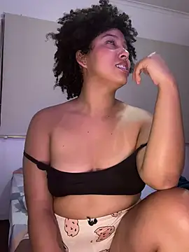 Snapshot of michell_bling1 chatting on March 21, 2025, 3:01 am michell bling1 online show from March 21, 2025, 3:01 am