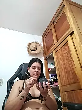 Mia Hampton online show from September 21, 2025, 5:18 pm