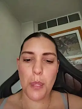 Mia Hampton online show from June 7, 2026, 8:58 pm