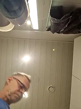 Snapshot of DarrenSullivanSlut chatting on February 24, 2025, 7:33 am DarrenSullivanSlut online show from February 24, 2025, 7:33 am