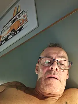 Snapshot of DarrenSullivanSlut chatting on November 5, 2025, 7:39 pm DarrenSullivanSlut online show from November 5, 2025, 7:39 pm