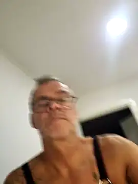 Snapshot of DarrenSullivanSlut chatting on February 3, 2025, 7:18 am DarrenSullivanSlut online show from February 3, 2025, 7:18 am