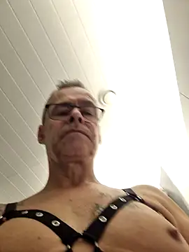 Snapshot of DarrenSullivanSlut chatting on January 2, 2025, 5:35 am DarrenSullivanSlut online show from January 2, 2025, 5:35 am