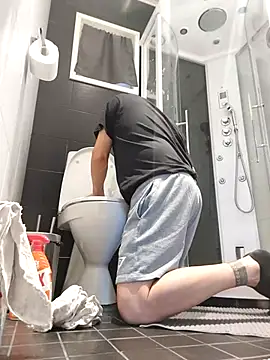 Snapshot of DarrenSullivanSlut chatting on March 18, 2025, 12:06 pm DarrenSullivanSlut online show from March 18, 2025, 12:06 pm