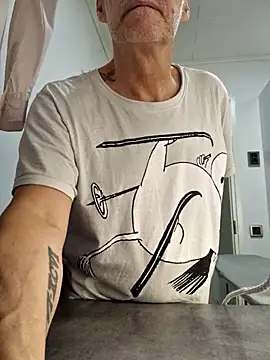 Snapshot of DarrenSullivanSlut chatting on January 15, 2026, 7:23 am DarrenSullivanSlut online show from January 15, 2026, 7:23 am