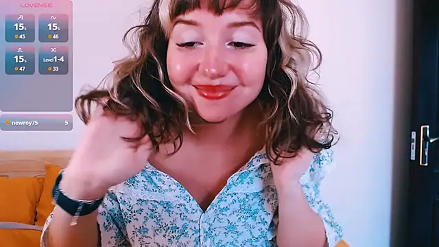 Snapshot of Cosmo_Riri chatting on February 9, 2026, 5:49 am Cosmo Riri online show from February 9, 2026, 5:49 am