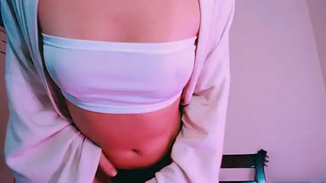 Snapshot of Cosmo_Riri chatting on March 9, 2026, 5:33 am Cosmo Riri online show from March 9, 2026, 5:33 am