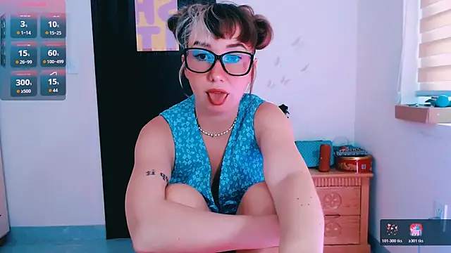 Snapshot of Cosmo_Riri chatting on March 19, 2026, 6:57 am Cosmo Riri online show from March 19, 2026, 6:57 am