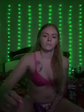 LuvLaceyXXO online show from May 17, 2026, 3:50 am