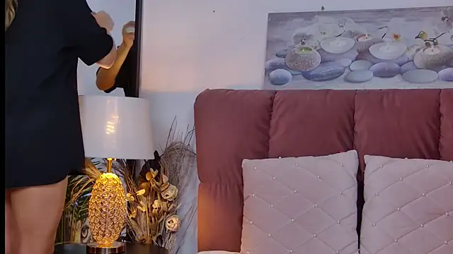 NicolLopeze online show from January 25, 2025, 5:19 pm