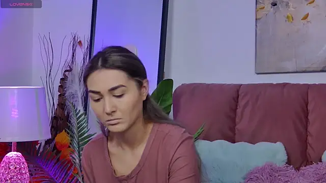 NicolLopeze online show from October 16, 2025, 7:27 am