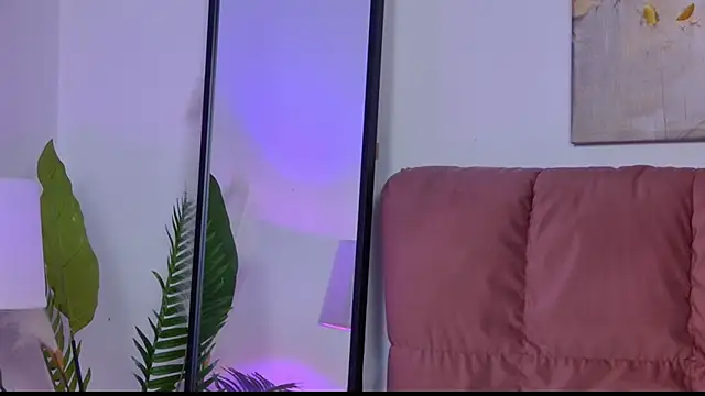 NicolLopeze online show from November 24, 2025, 7:41 am