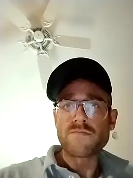 MaxSpadeErotica online show from March 31, 2026, 9:17 pm