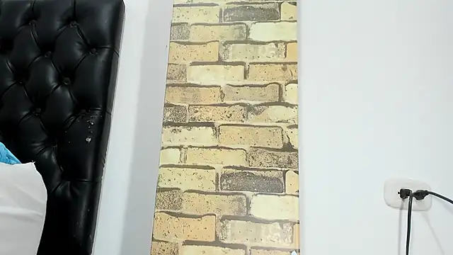 sofiapaola online show from September 21, 2025, 8:41 am