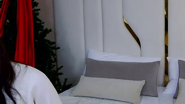 Betty Bridge online show from December 18, 2025, 5:23 am