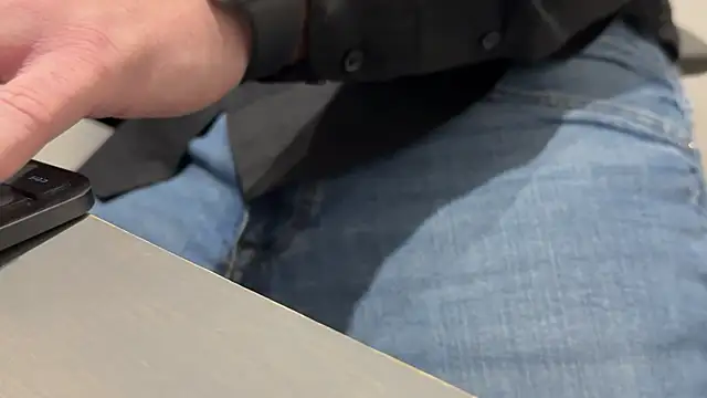 Snapshot of rickyi2023 chatting on February 5, 2026, 3:52 pm rickyi2023 online show from February 5, 2026, 3:52 pm