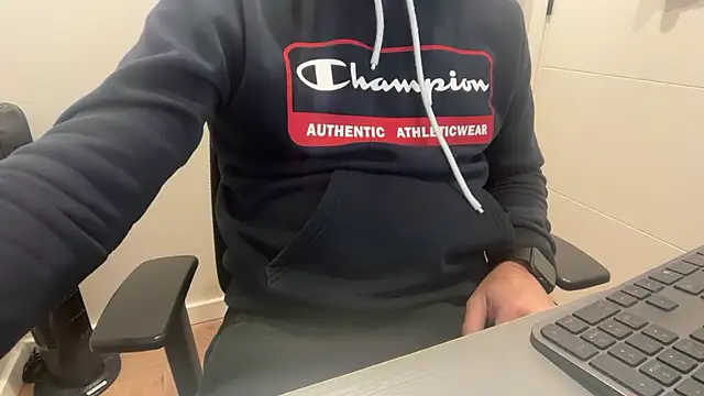 rickyi2023 online show from March 30, 2026, 9:44 am