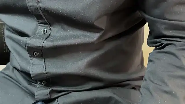 rickyi2023 online show from April 1, 2026, 1:34 pm