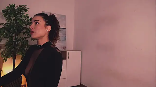 Misslullu online show from September 20, 2025, 4:17 am