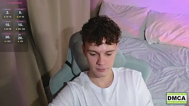 cute thomas online show from December 18, 2025, 4:22 pm