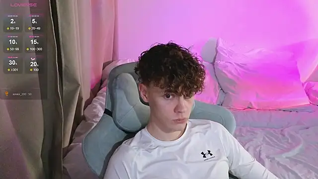 cute thomas online show from March 18, 2026, 6:09 pm