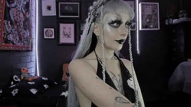 insania 9999  online show from December 19, 2025, 4:31 pm