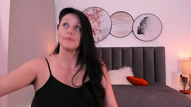 Snapshot of SaharaGarcia__ chatting on November 26, 2025, 7:03 pm SaharaGarcia online show from November 26, 2025, 7:03 pm