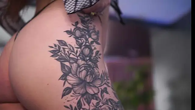 Snapshot of HotSkinnyX chatting on February 10, 2026, 10:03 am HotSkinnyX online show from February 10, 2026, 10:03 am