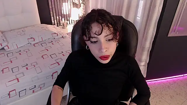 LiaVillalobos online show from January 9, 2026, 11:50 am