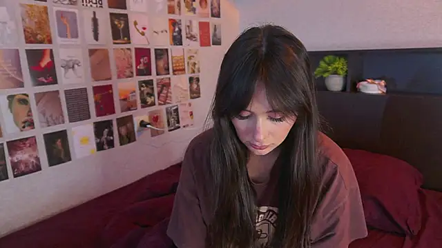 Snapshot of itssophiie chatting on September 10, 2025, 12:04 pm itssophiie online show from September 10, 2025, 12:04 pm