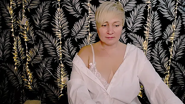 Olivia playful online show from March 3, 2025, 3:32 pm