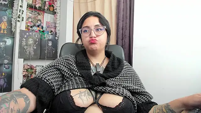  Ali Brinck  online show from March 11, 2025, 5:35 pm