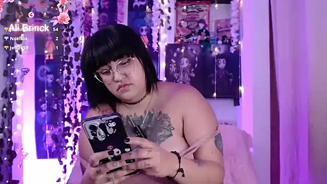  Ali Brinck  online show from January 14, 2025, 4:15 am