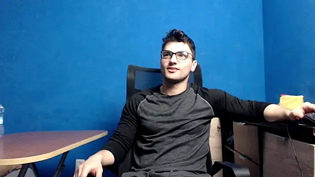 alex blu online show from December 2, 2024, 7:31 am