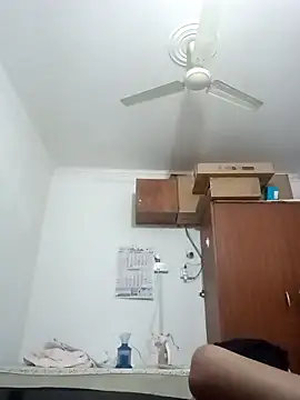 Snapshot of Lent_Medium chatting on February 25, 2026, 5:24 pm Lent Medium online show from February 25, 2026, 5:24 pm