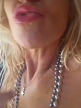 Snapshot of sexynini83 chatting on February 14, 2025, 10:49 am sexynini83 online show from February 14, 2025, 10:49 am