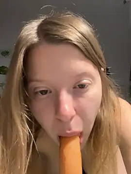 kimczii online show from June 10, 2026, 6:25 am
