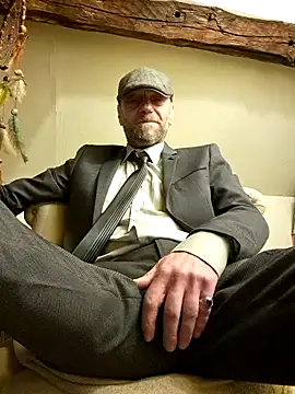 Snapshot of eddouxxx78 chatting on December 22, 2024, 10:28 am eddouxxx78 online show from December 22, 2024, 10:28 am