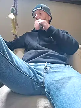 Snapshot of eddouxxx78 chatting on September 25, 2025, 12:11 pm eddouxxx78 online show from September 25, 2025, 12:11 pm