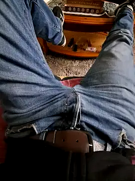 Snapshot of eddouxxx78 chatting on January 11, 2025, 10:19 am eddouxxx78 online show from January 11, 2025, 10:19 am