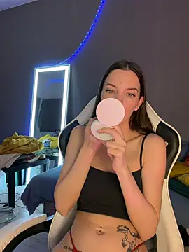 Snapshot of julia_fly chatting on February 18, 2026, 9:06 am julia fly online show from February 18, 2026, 9:06 am