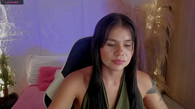 dominique25  online show from July 12, 2026, 2:34 am