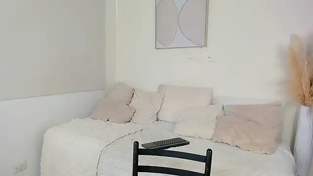 ZOEGARNER01 online show from March 12, 2026, 6:56 pm