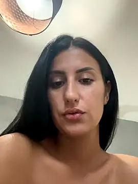 Snapshot of RebeccaRyen chatting on September 23, 2025, 11:45 pm RebeccaRyen online show from September 23, 2025, 11:45 pm