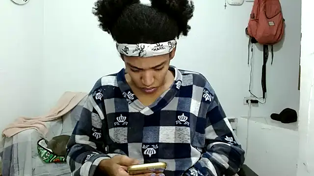 angelamarie1 online show from October 30, 2025, 9:07 am