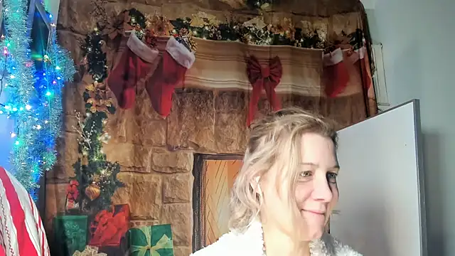 Snapshot of Lola_Belgium chatting on December 22, 2025, 6:46 am Lola Belgium online show from December 22, 2025, 6:46 am