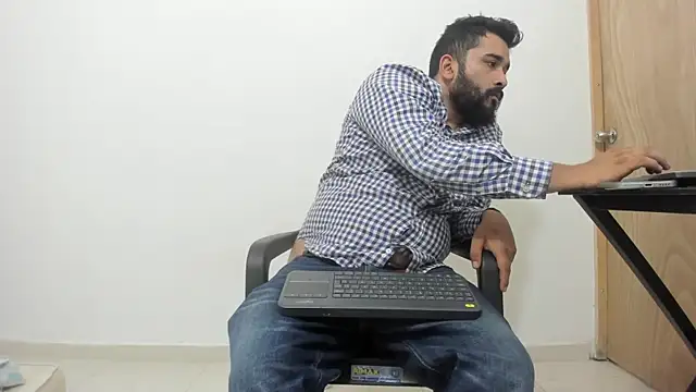 isearchcompany online show from November 20, 2025, 8:09 pm