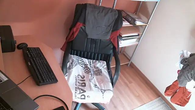 Snapshot of olibrius71 chatting on November 13, 2025, 12:42 pm olibrius71 online show from November 13, 2025, 12:42 pm